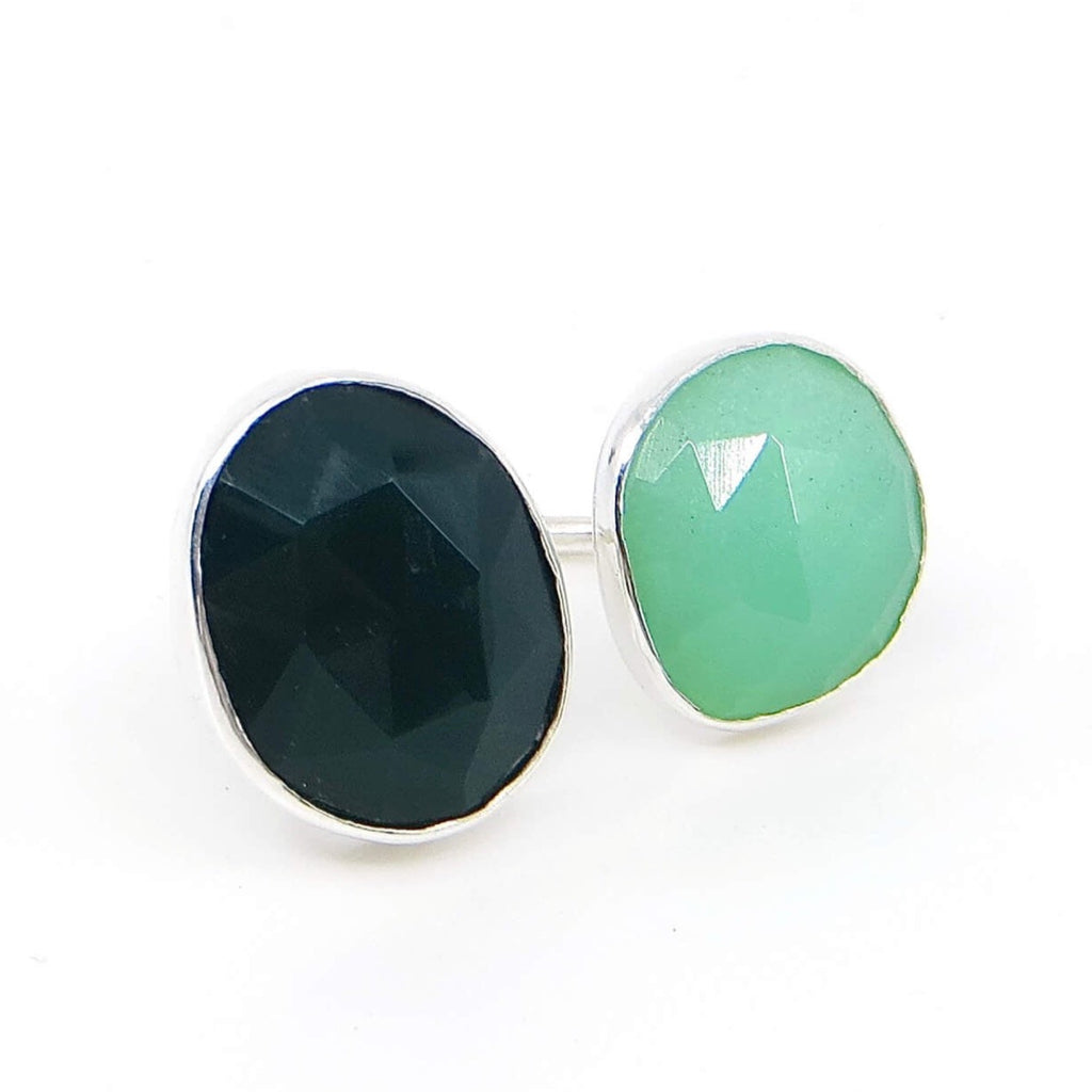 Open top green onyx and chrysoprase ring. 2 rose cut gemstones. Sterling silver and fine silver. US size 5.5 - 6.